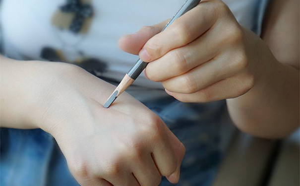 砍刀眉笔好用吗？砍刀眉笔哪个牌子好？(1)