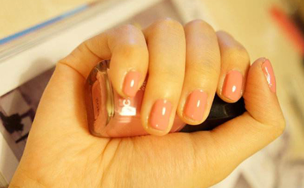 香奈儿指甲油多少钱？香奈儿指甲油专柜价格(1)