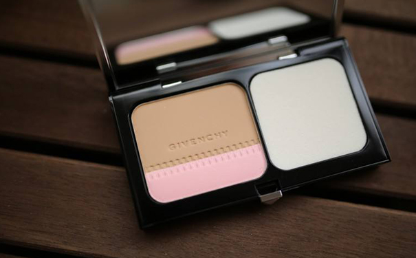 纪梵希粉饼好用吗？纪梵希恒彩焕颜粉饼怎么样？(1)