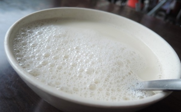 豆浆过期能喝吗？豆浆过期喝了怎么办？(1)