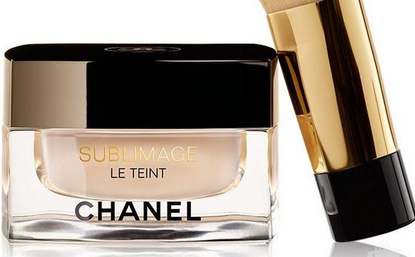 香奈儿奢华精粹滋养粉底霜好不好？(1)