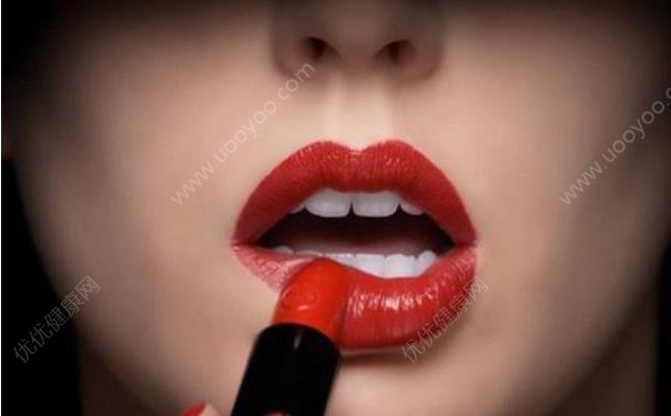 挪200万公款狂买1000支名牌口红，买口红要注意什么？(2)