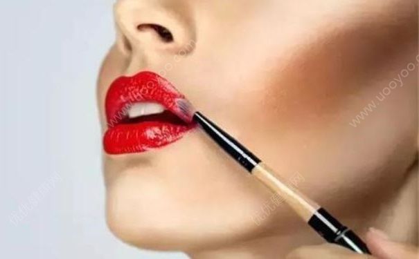 挪200万公款狂买1000支名牌口红，买口红要注意什么？(3)