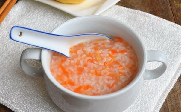 婴儿辅食胡萝卜粥怎么做？婴儿辅食胡萝卜粥的做法？(1)
