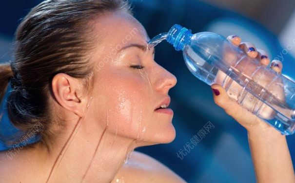 淘米水洗脸会变白吗？淘米水洗脸的功效(1)
