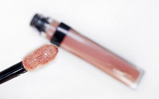 欧莱雅infallible唇膏好用吗？欧莱雅infallible唇膏试色(1)