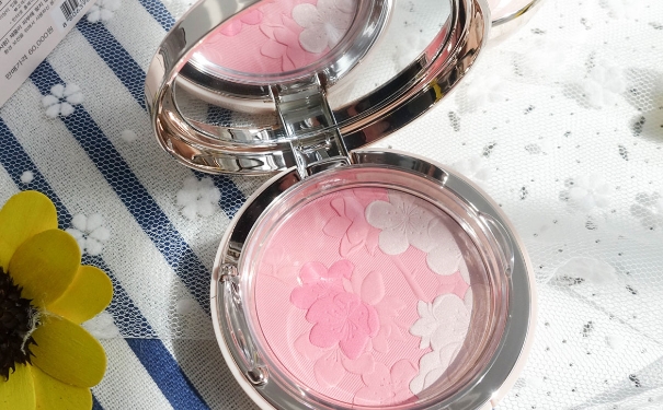 雪花秀花瓣腮红试色 雪花秀梅花花瓣腮红色号有哪些？(1)