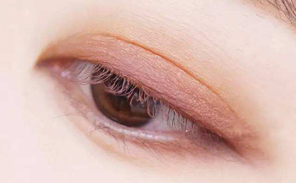 砖红色眼影怎么用？用砖红色眼影需要注意什么？(1)
