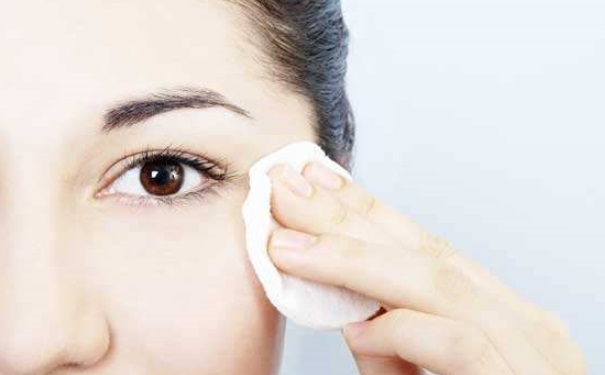 化妆水什么时候用？如何正确使用化妆水？(1)