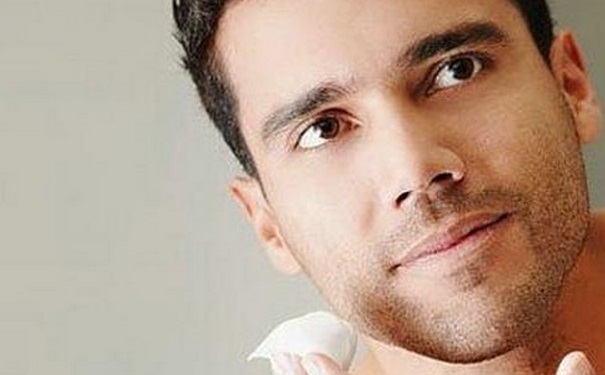 男士怎么消除眼袋？男人有黑眼圈如何去除？(1)