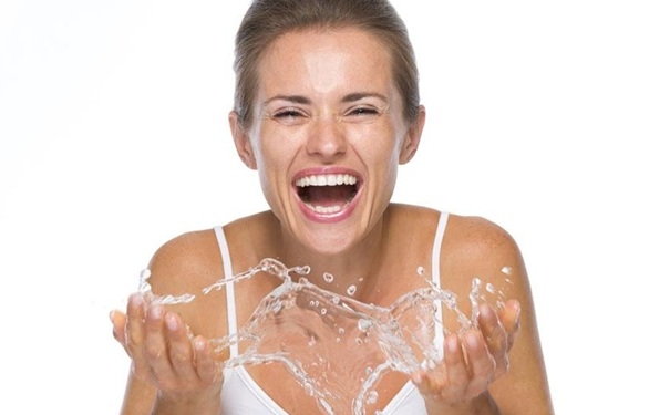 不洗脸为什么脸上起皮？为啥不洗脸脸上起皮？(1)