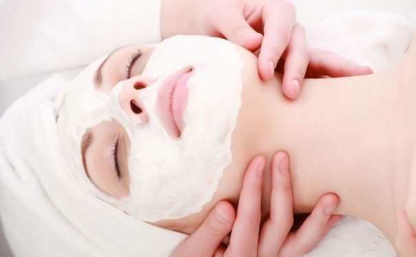 不洗脸可以敷面膜吗？不洗脸就敷面膜可以吗？(1)