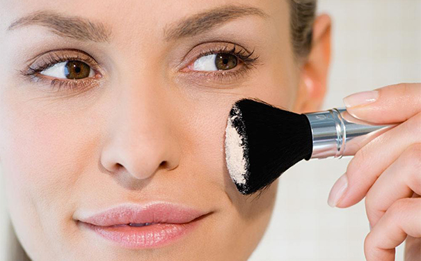 脸上长痘怎么护肤？脸上长痘护肤需要注意什么？(1)