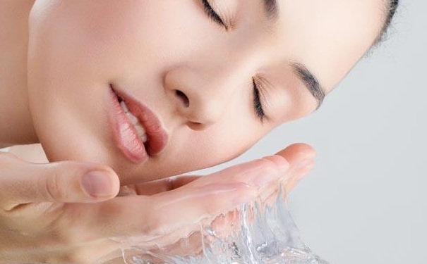 为什么不洗脸皮肤会变好？不洗脸有好处吗？(1)
