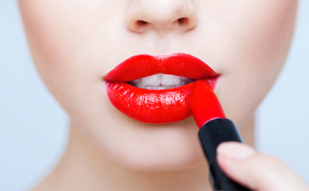 正红色口红怎么涂好看？有哪些品牌正红色口红好？(1)