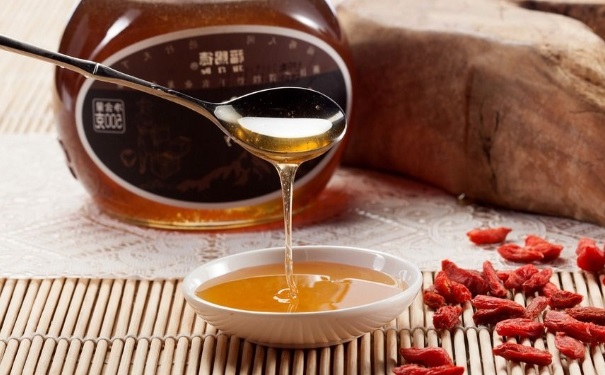哪类人不宜喝蜂蜜？吃蜂蜜的注意事项是什么？(1)
