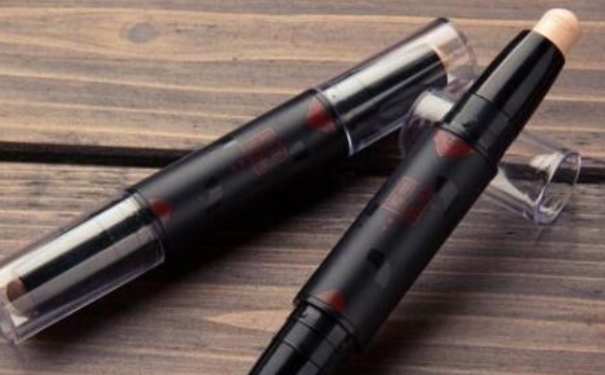 美康粉黛修容棒怎么用？美康粉黛修容棒使用方法(1)