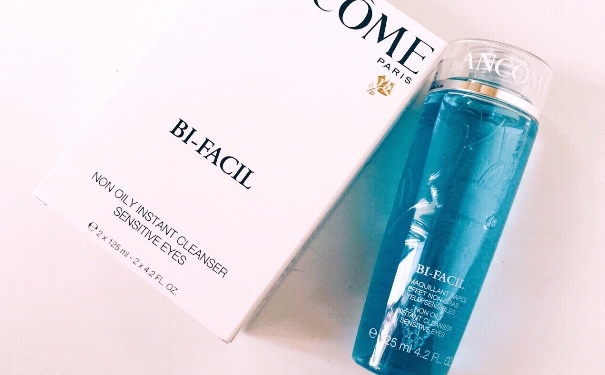 兰蔻卸妆水怎么用？兰蔻卸妆水使用方法(1)