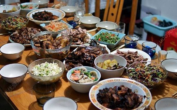 老人饿了两天阳台呼救，很饿后该怎么处理？(4)