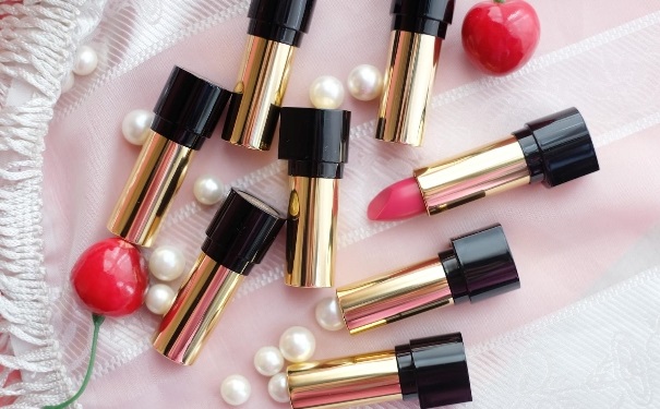 朴宝英口红什么色号？朴宝英同款口红色号试色(1)