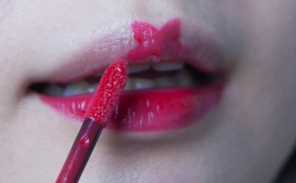 唇釉怎么涂好看呢？唇釉如何使用？(1)