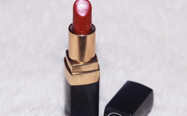 兰蔻和香奈儿口红哪个好？兰蔻和香奈儿口红对比？(1)