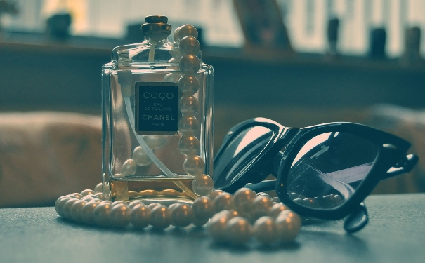 兰蔻和香奈儿哪个档次更高？兰蔻和香奈儿哪个好？(1)