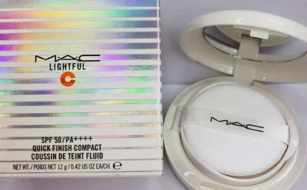 mac海洋亮白气垫色号有哪些？mac海洋亮白气垫试色(1)