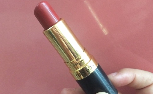 酒红色口红适合什么肤色？酒红色口红适合黄皮吗？(1)