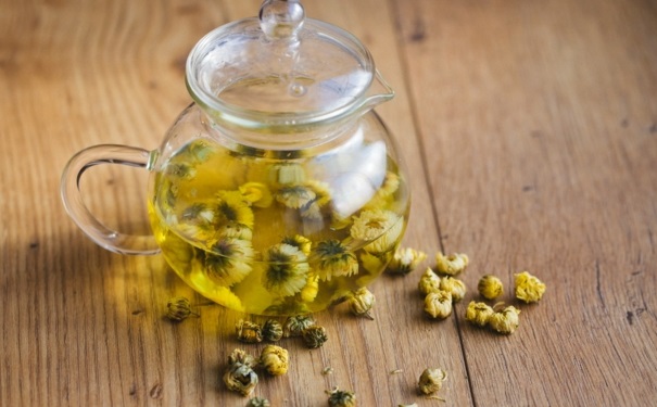 喝菊花茶会不会上火？嗓子痛可以喝菊花茶吗？(1)
