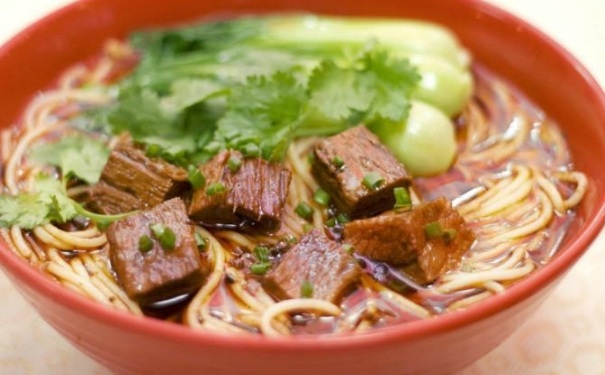 青椒牛肉面的做法是怎样的？青椒牛肉面怎么做？(1)