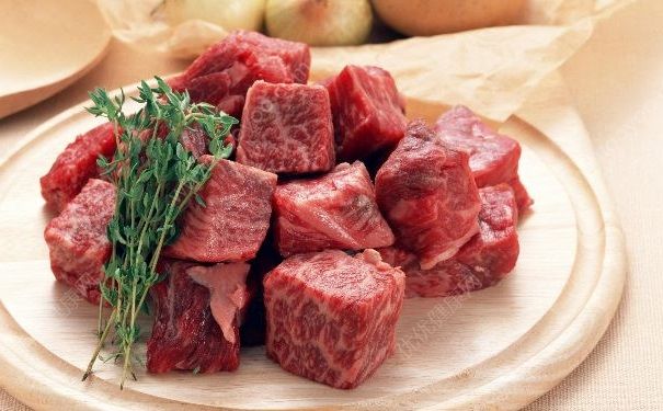 非法屠宰场牛肉疯狂注水，注水牛肉吃了有什么危害？(3)