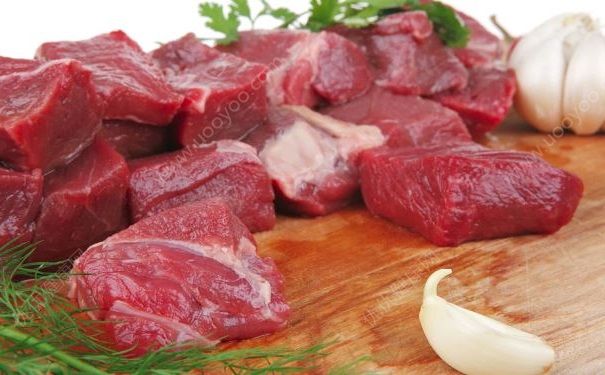 非法屠宰场牛肉疯狂注水，注水牛肉吃了有什么危害？(4)