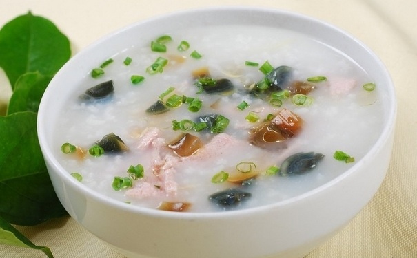 松花蛋瘦肉粥的做法是怎样的？松花蛋瘦肉粥怎么做？(1)