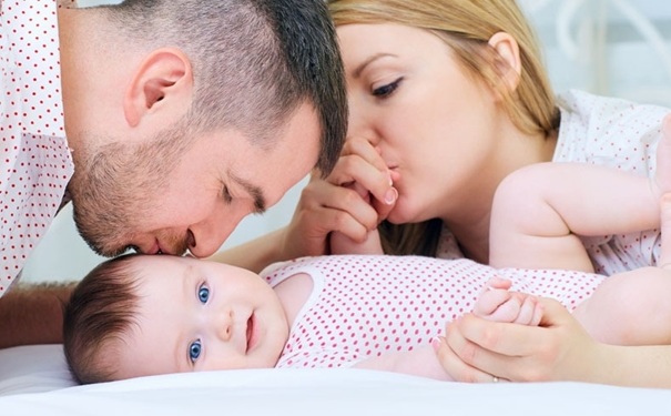 哺乳期月经来了又停是咋回事？喂奶期月经来了又停怎么办？(1)