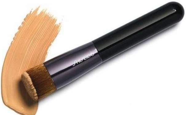 粉底刷要打湿吗？粉底刷用之前用水冲么？(1)