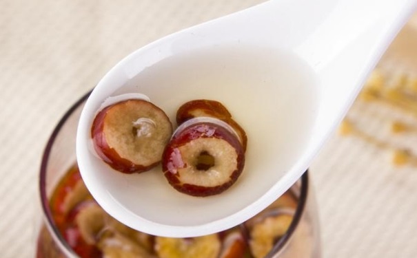 桂圆红枣枸杞茶怎么做？桂圆红枣枸杞茶的制作方法(1)