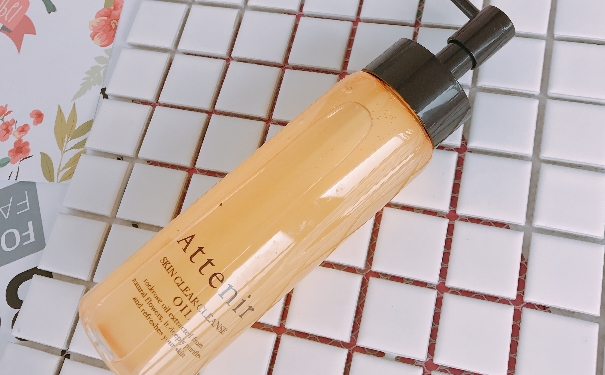 Attenir卸妆油怎么用？艾天然卸妆油使用方法(1)