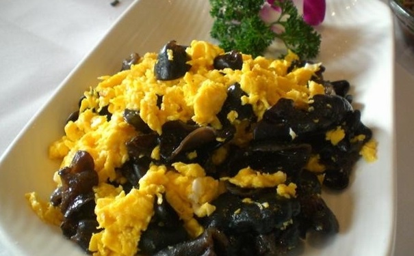 孕妇牙龈出血吃哪些食物好？孕妇牙龈出血饮食怎么吃？[