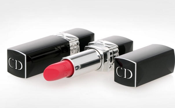 迪奥烈焰蓝金唇膏好用吗？DIOR烈焰蓝金口红试色(1)