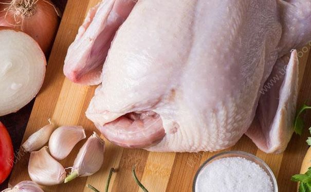 哪些食物可以让女生胸变大？乳房发育吃什么营养食物效