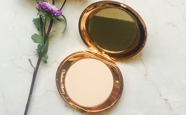 charlotte tilbury蜜粉饼多少钱？ct蜜粉饼专柜价格(1)