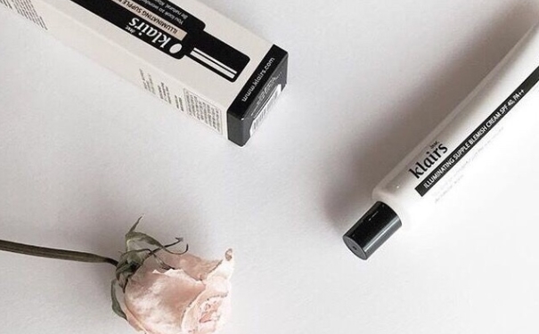 Klairs bb霜好用吗？Klairs bb霜试色怎么样？(1)