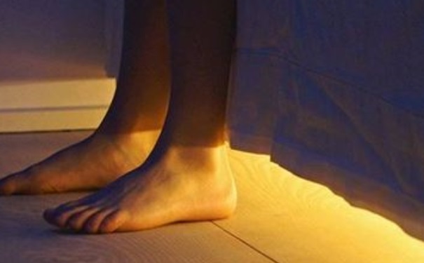 夜间排尿是因为肾脏受损吗？起