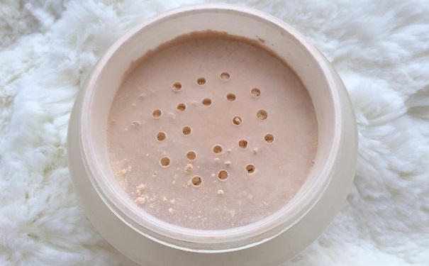 散粉哑光好还是珠光好？散粉哑光和珠光的区别？(1)