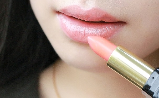 哑光口红和珠光口红哪个好？哑光口红和珠光区别(1)