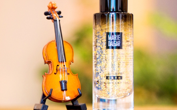 玛丽黛佳妆前精华好用吗？玛丽黛佳肌底亮颜精华露怎么样？(1)