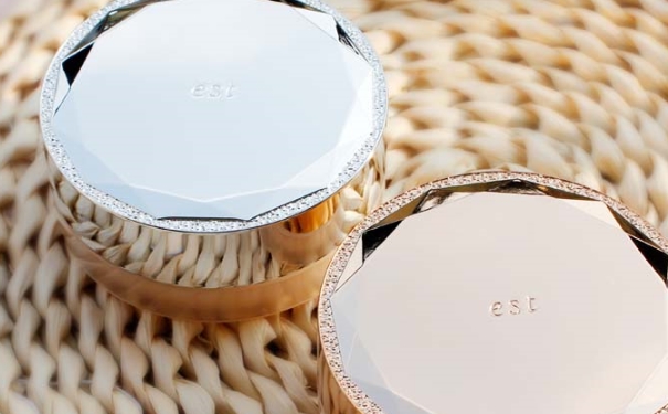 花王est散粉怎么样？花王est散粉金色盖子银色盖子区别(1)