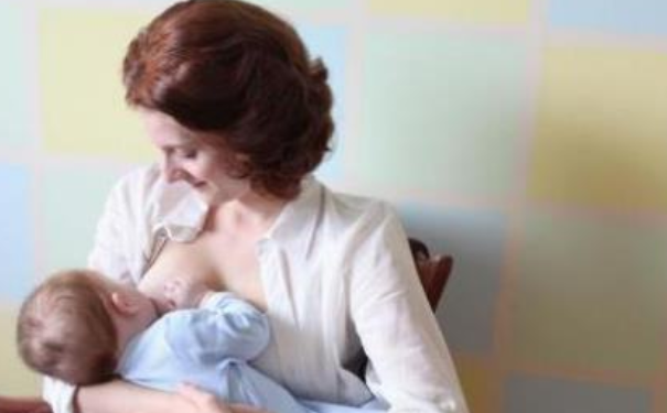 母乳喂养乳房下垂怎么办？母乳喂养导致胸部下垂怎么办？(1)