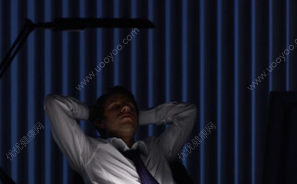 工薪族经常加班熬夜熬通宵：熬夜后该如何满血复活？(1)
